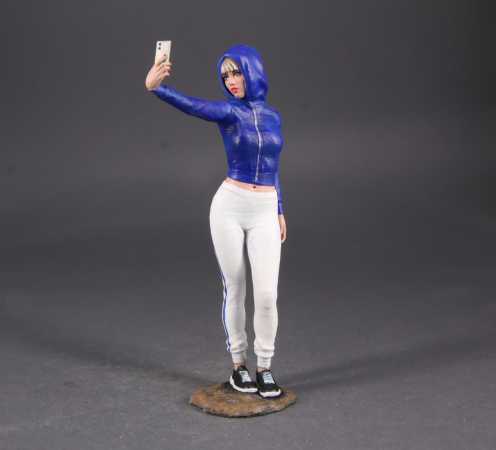 1:18 Selfie Girl - Handgemacht - 3D - Unikate -